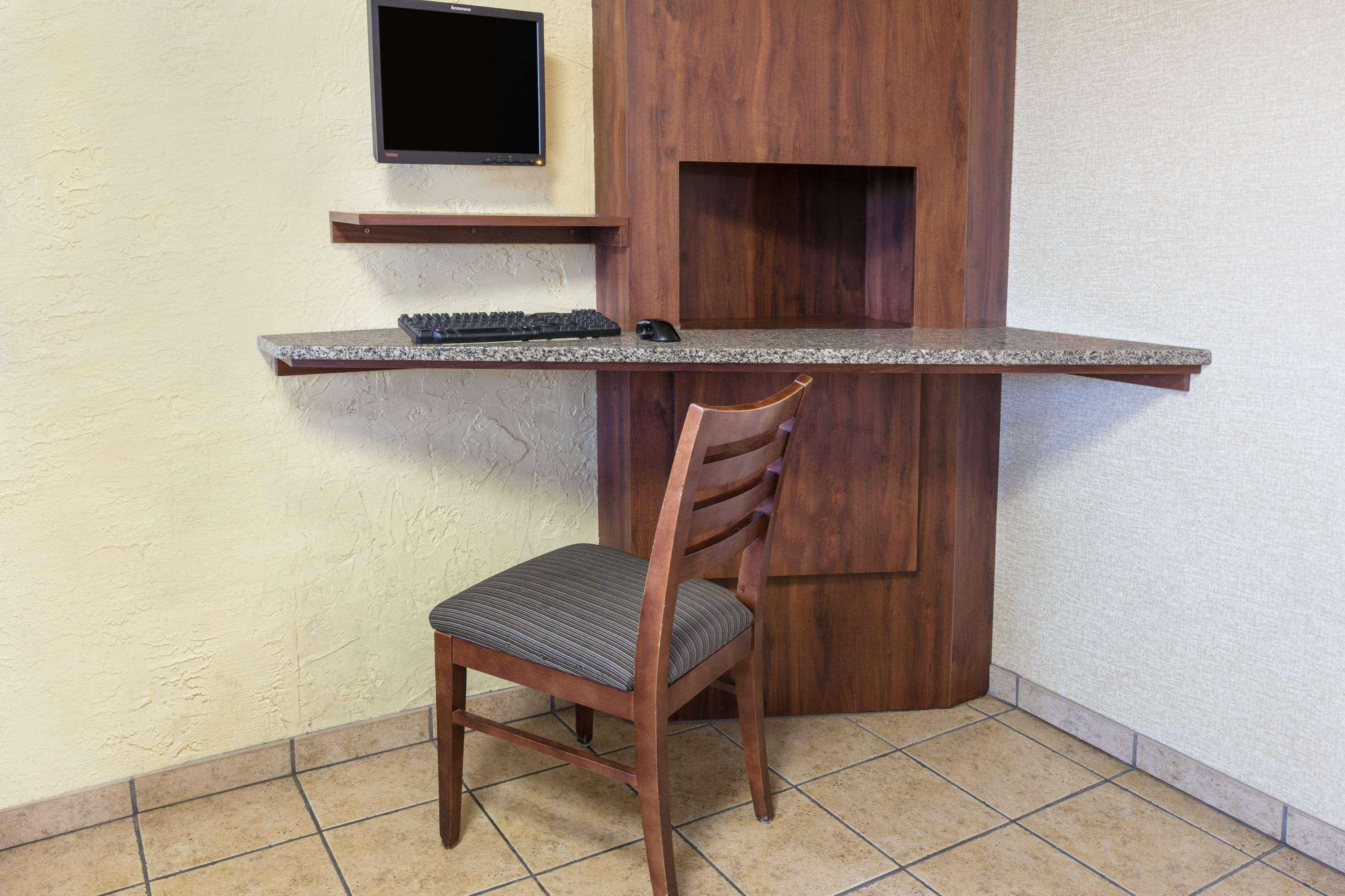 Quality Inn - Denton Exterior photo