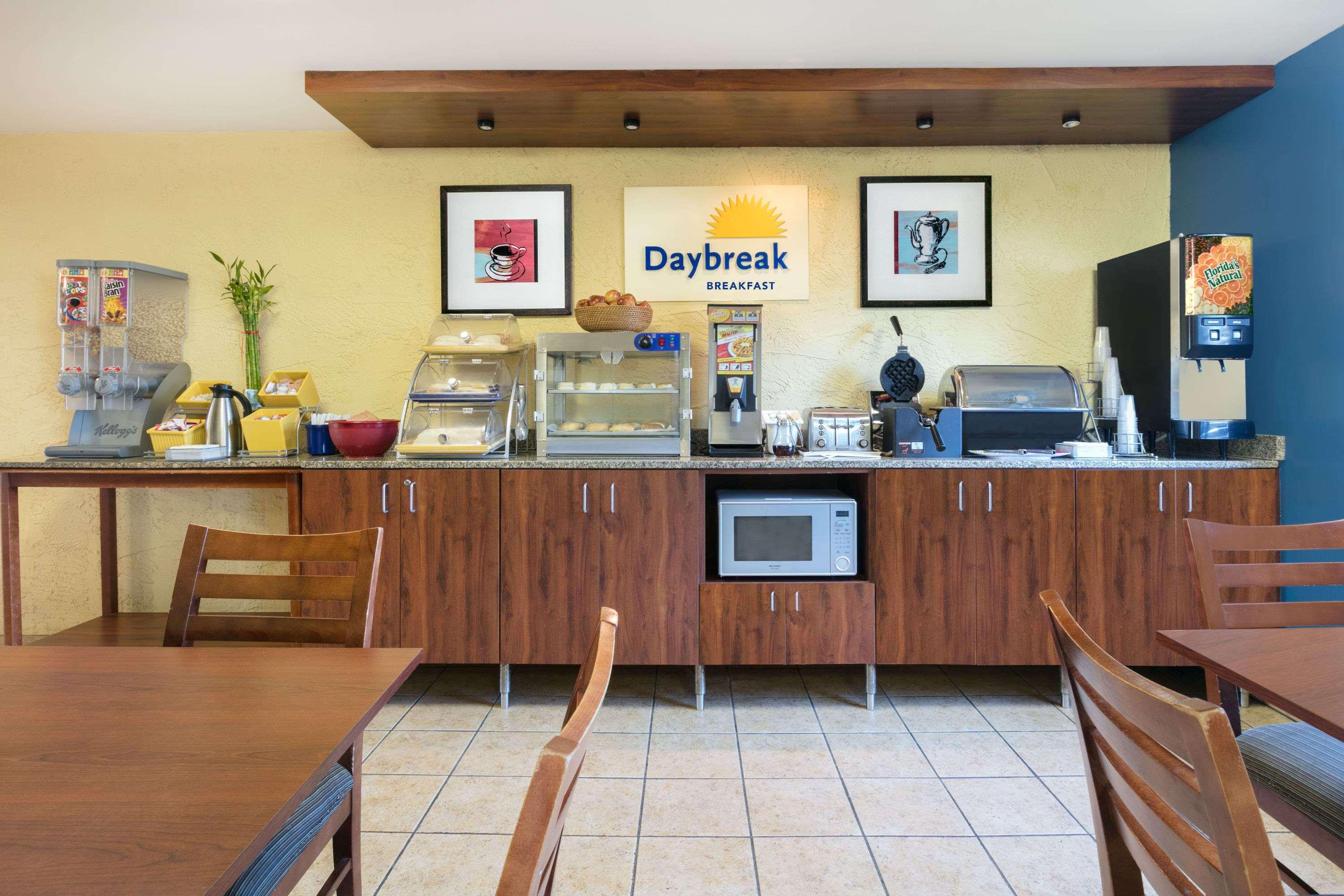 Quality Inn - Denton Exterior photo